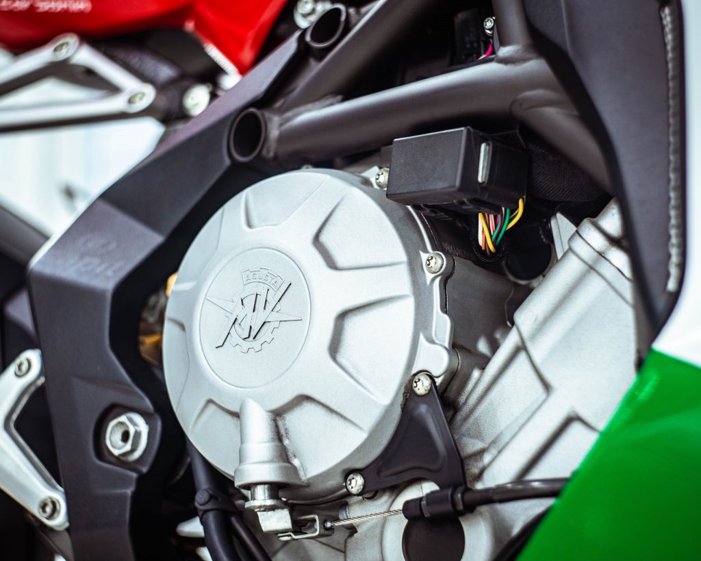 Оклейка мотоцикла Mv Agusta